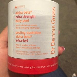 De Dennis gross skincare